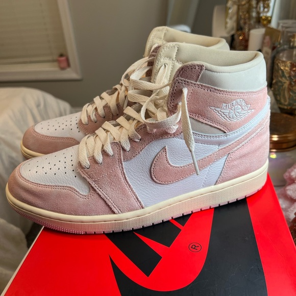 Air Jordan 1 Retro High OG - Picture 8 of 11